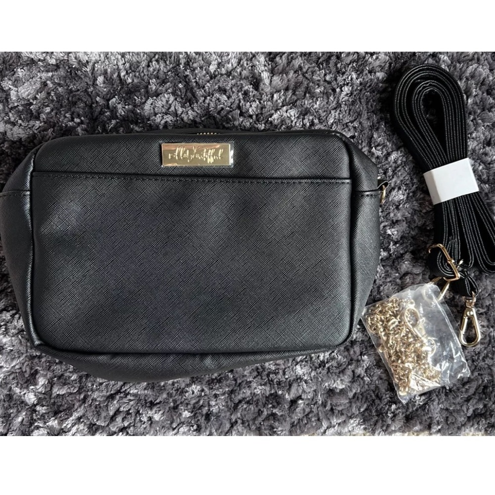 Villabeautifful Belle Ame crossbody bag with protective cover, never used